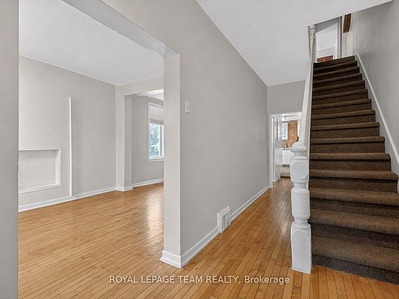 4th image of 8 Lewis St
