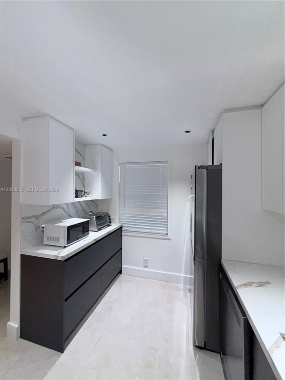 605 Oaks Dr APT 307, photo 3