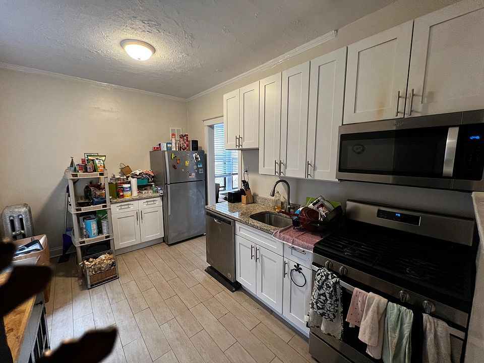 1st image of 6634 N Clark St #3
