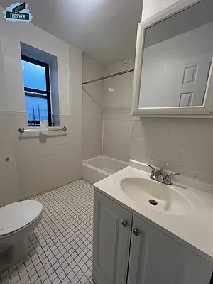 Rented by Fifth & Forever LLC | media 34