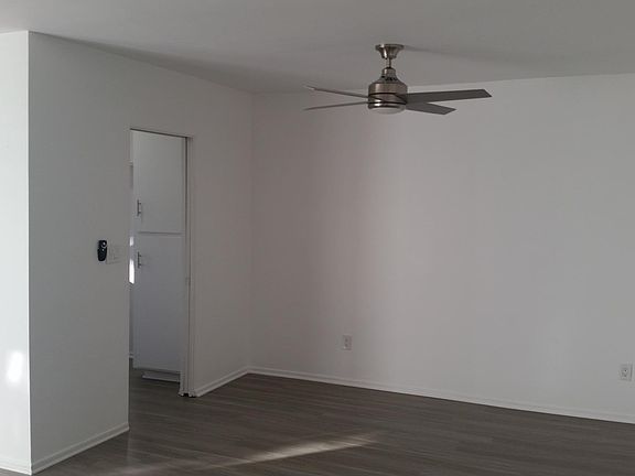 4th image of 17351 Vanowen St #308