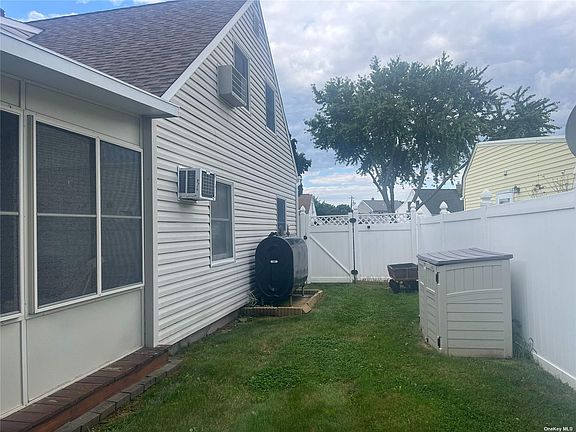3rd image of 158 Shelter Ln