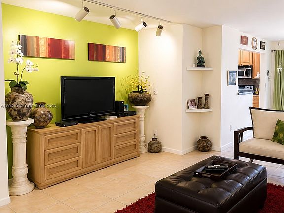 3rd image of 224 Seaview Dr #104