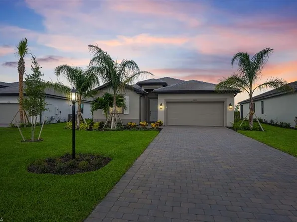 19282 Hinkley DR, ESTERO, FL 33928