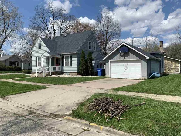 424 7th Ave, Baraboo, WI 53913