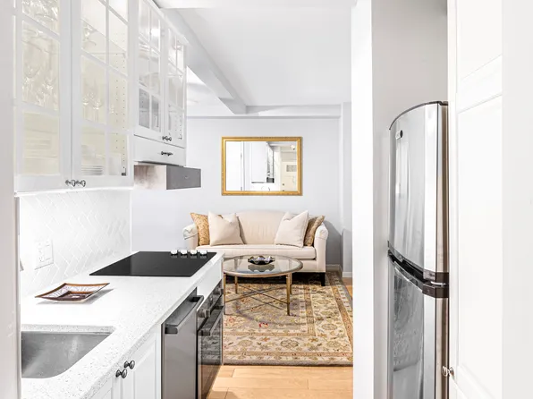 25 Tudor City Place image 1 of 3