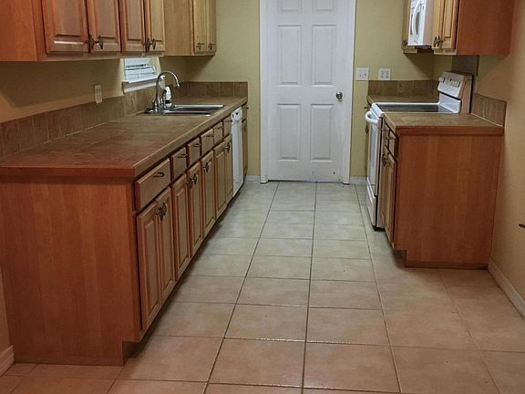 3rd image of 2348 Sandalwood Pl