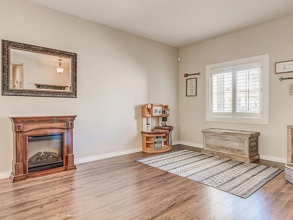 3rd image of 17291 W Tara Ln