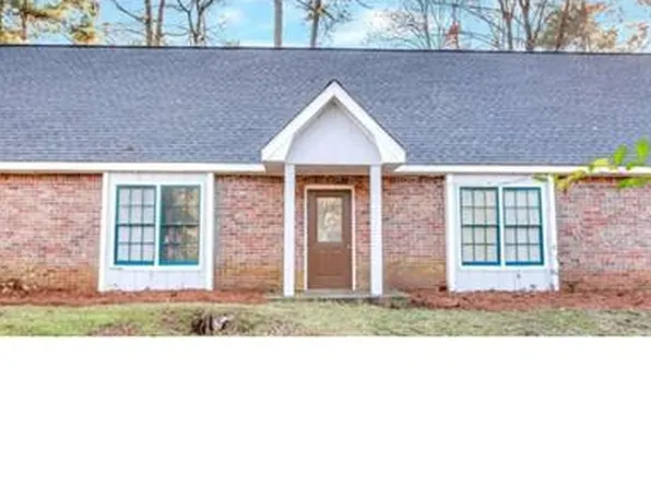 9245 Colony Dr NW, Covington, GA