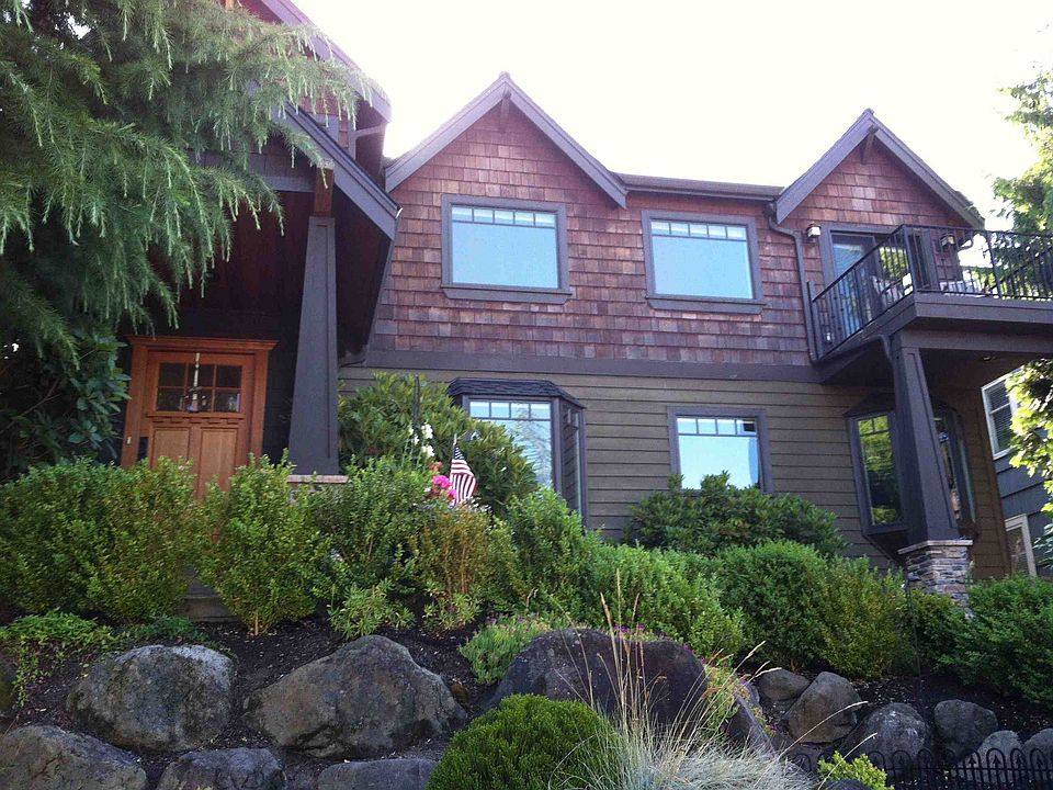 2nd image of 3844 43rd Ave NE