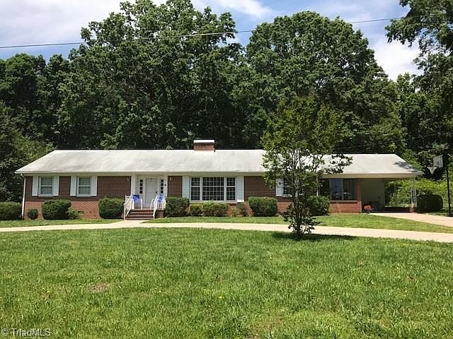 2nd image of 819 Grand Oaks Dr