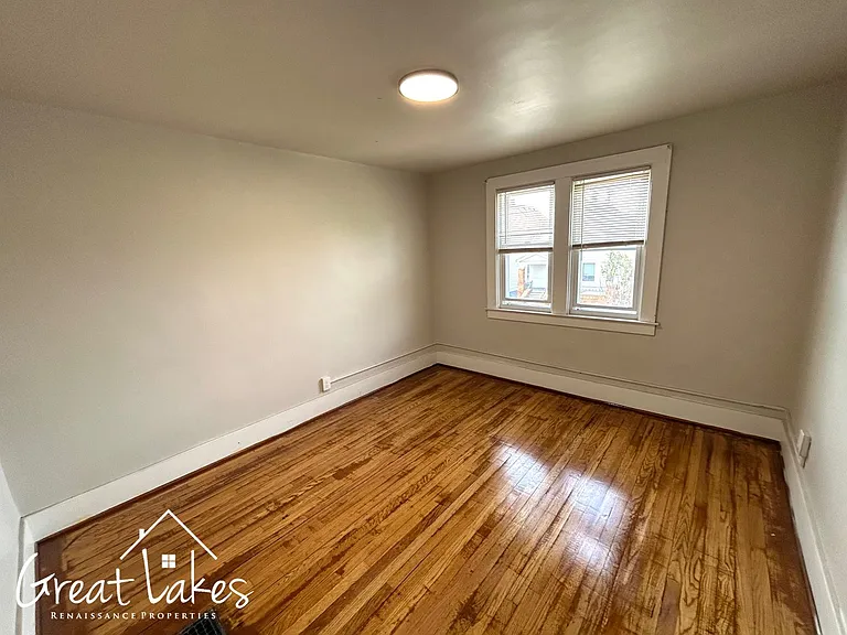 2716 Belmont St — Photo 9