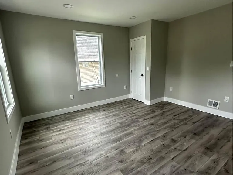 29 Capitol Heights Blvd — Photo 11