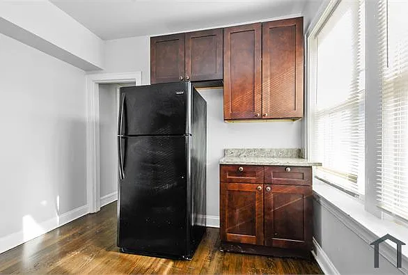 2905 W 66th St #2 — Photo 3