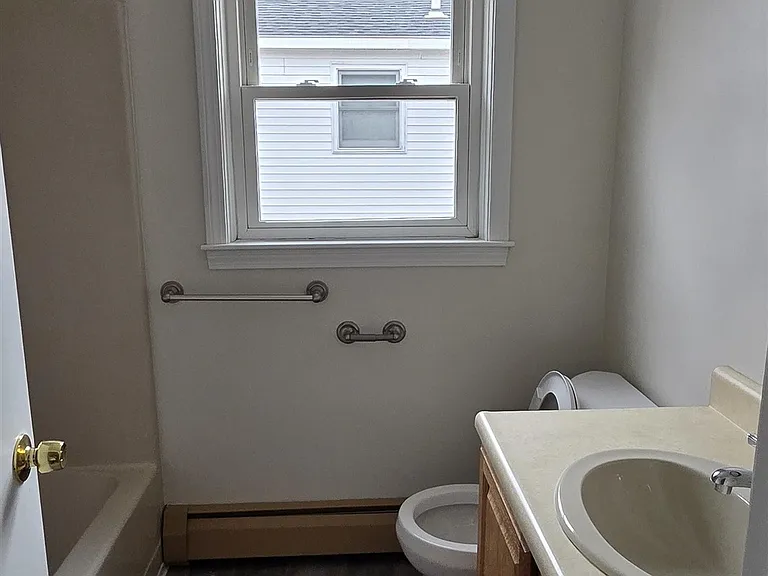 35 Westland Ave — Photo 12