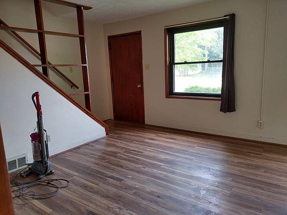 3rd image of 1154 Cooper Dr