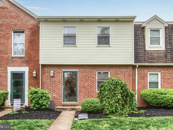 6 Garden Ct, Elizabethtown, PA 17022