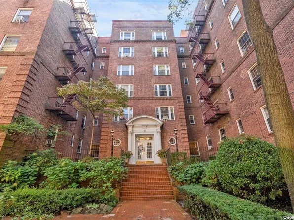 117-01 S Park Ln #5DD, Kew Gardens, NY 11418
