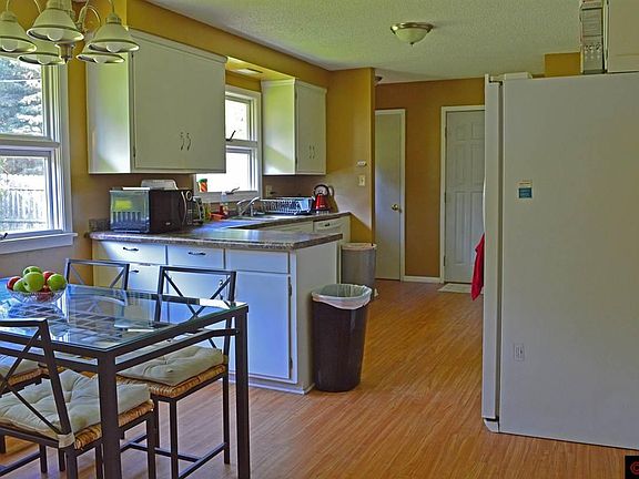 3rd image of 146 Hawaiian Dr