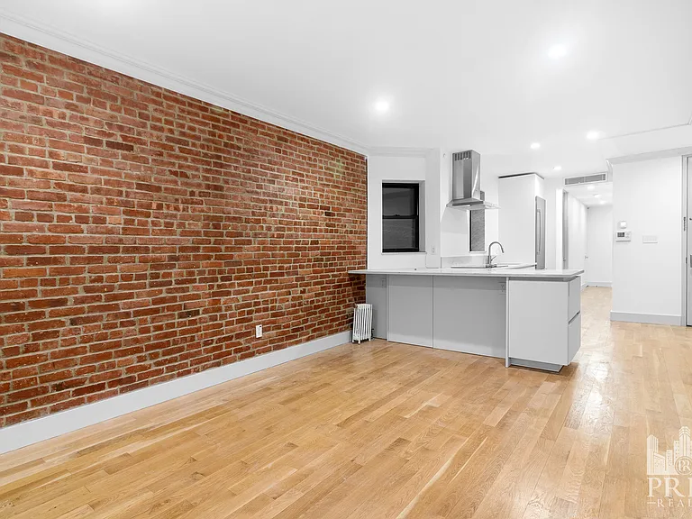 339 E 75th St #3W — Photo 2