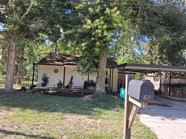 212 Magnolia Point Dr, Huffman, TX 77336