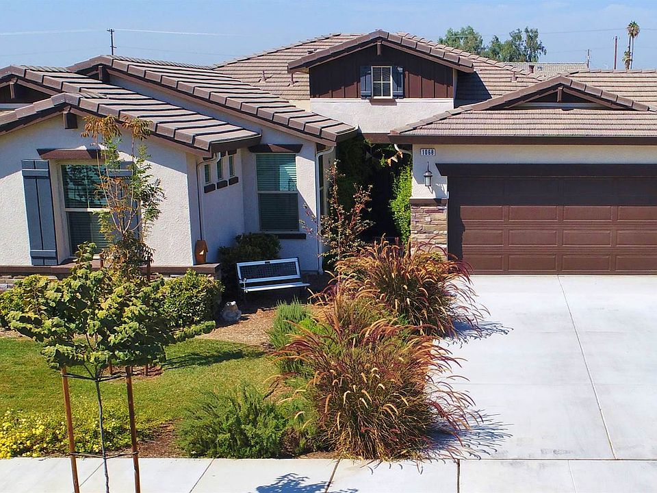 1st image of 1068 W Sage Brush Way
