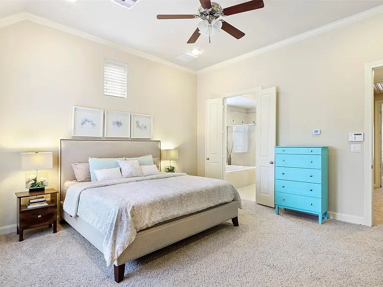 2049 Fannin Sta N — Photo 10