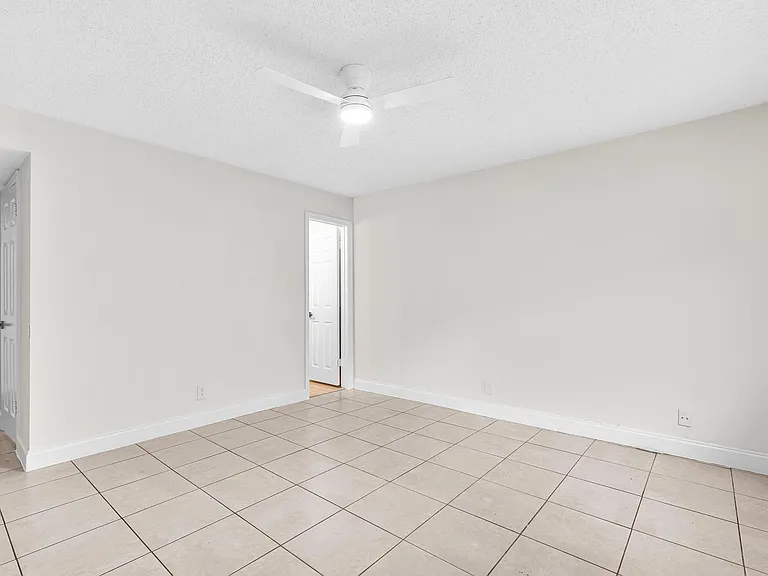 2510 Riverside Dr #2510 — Photo 36