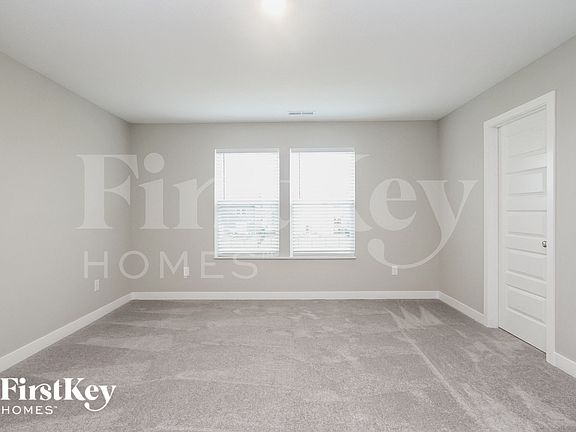 4th image of 2335 S Carlota Dr