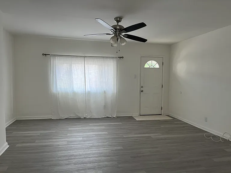 3935 Cabinet Way — Photo 3