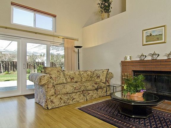 4th image of 5446 Carriage Dr