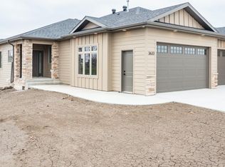 3633 Ridge Way, Bismarck, ND 58503