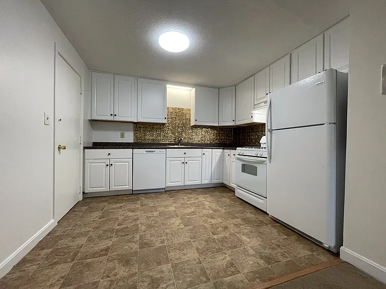 Delmont Estates — Photo 11