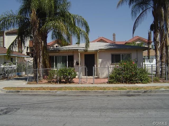 1st image of 215 E Emerson Ave