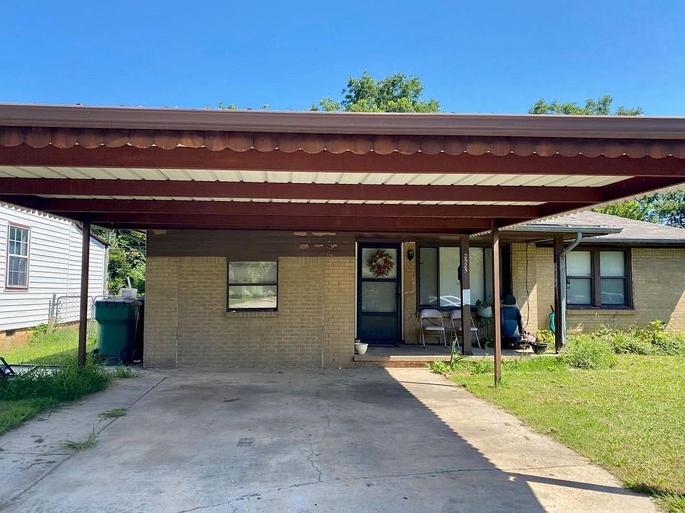 2nd image of 2525 SW 35th St