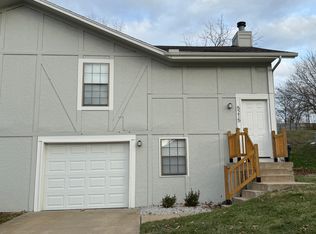 5215 Knox St, Merriam, KS 66203