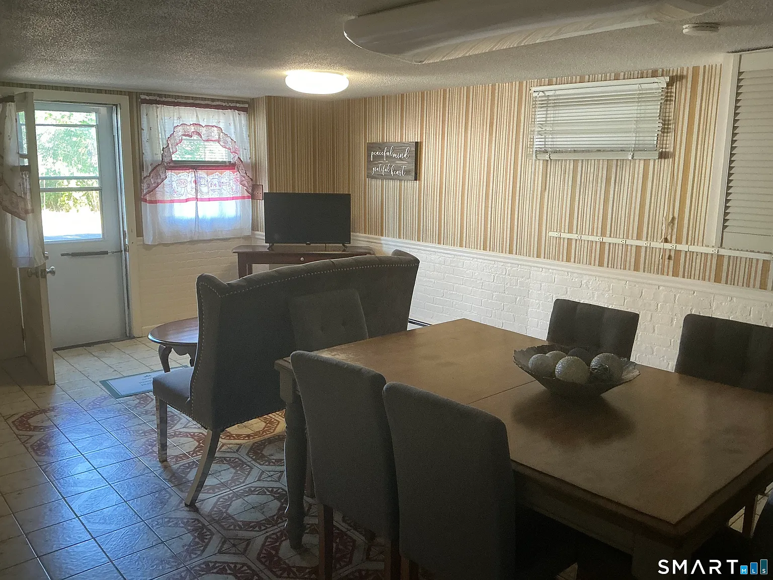 2 bed, 1.0 bath, 900 sqft, $2,200 — Photo 3