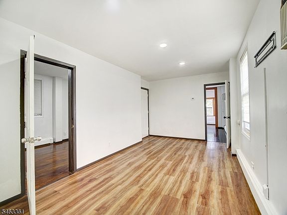 4th image of 503 Franklin St