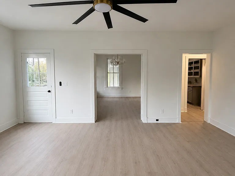 910 Highland Ave — Photo 3