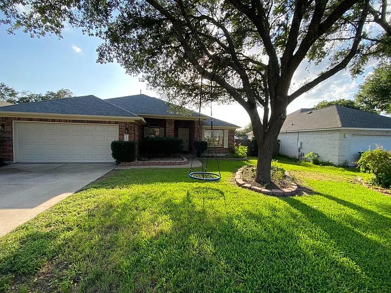 2623 Goldfinch Dr — Photo 19