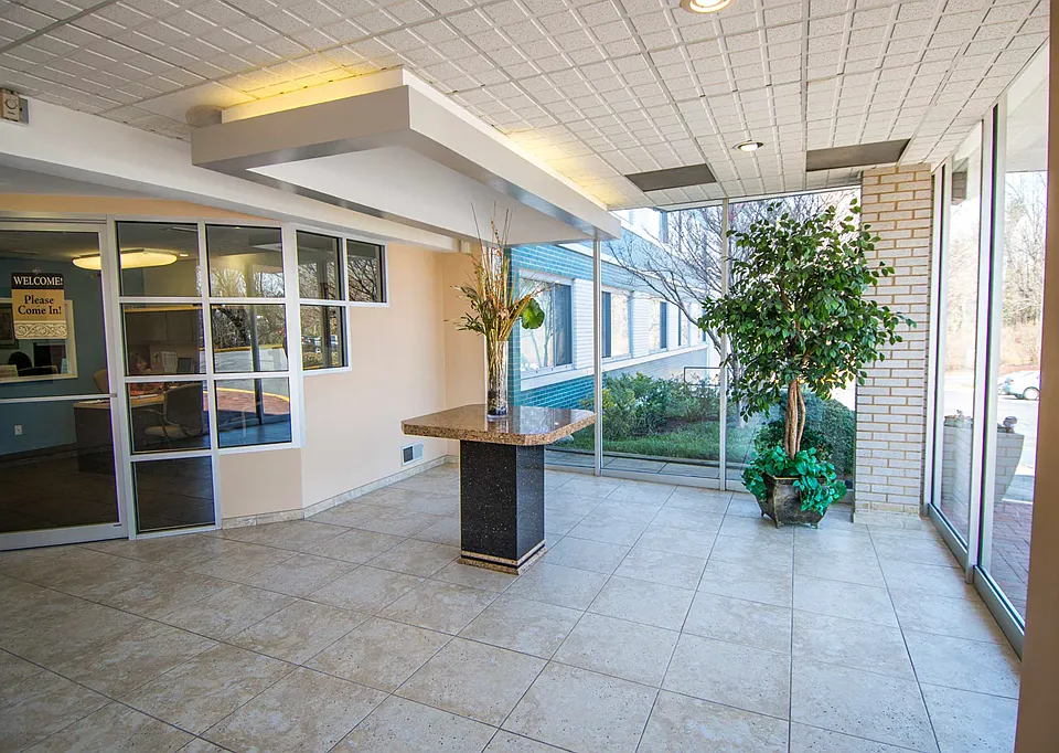 8600 Apartments Inside Lobby 01