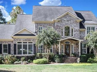 9530 Sardis Glen Dr, Matthews, NC 28105
