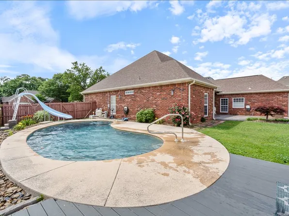 5805 S 41st St, Rogers, AR 72758