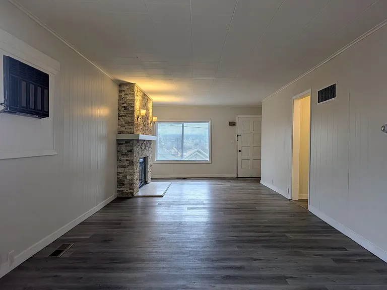 330 Roosevelt Ave — Photo 27