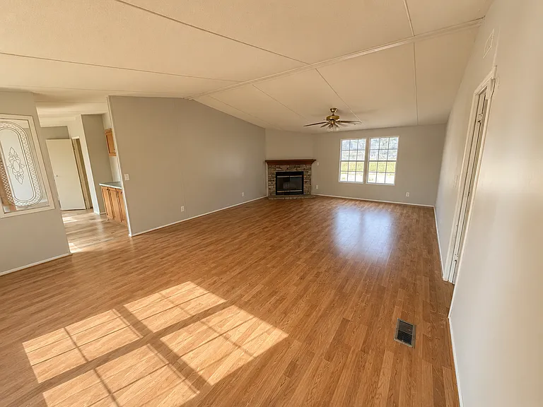 156 Sonnyland Dr — Photo 1