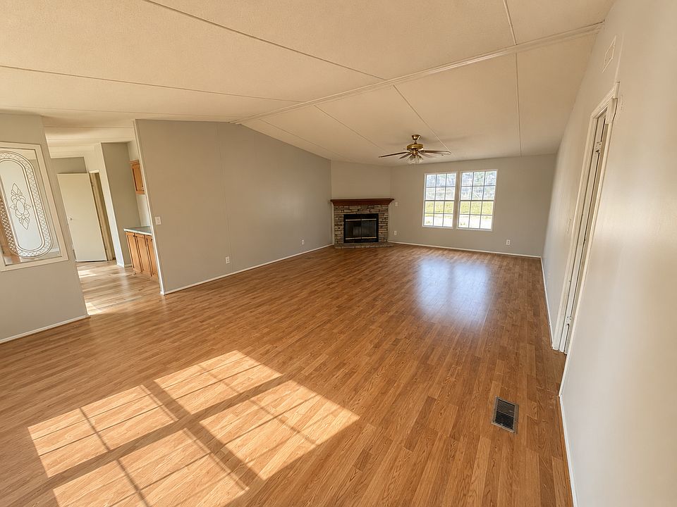 1st image of 156 Sonnyland Dr