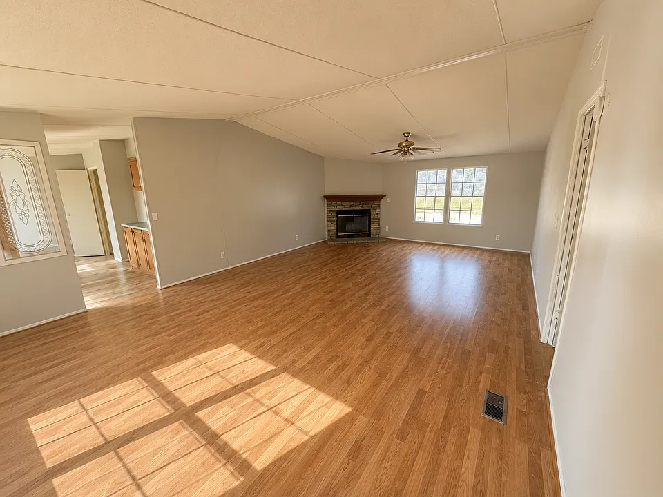 156 Sonnyland Dr