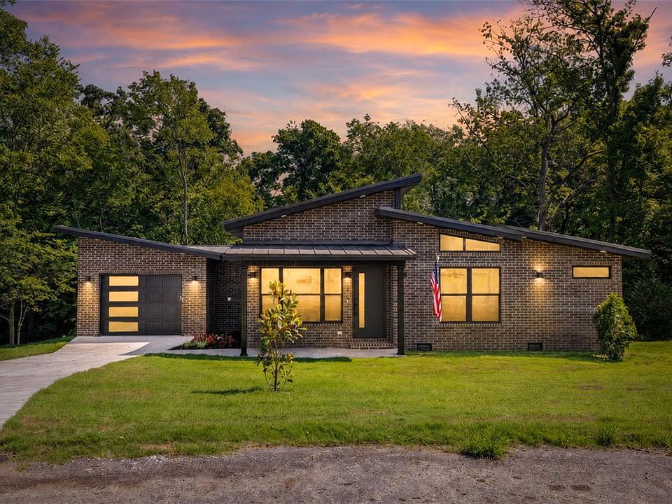 1st image of 5 Briscoe Pl