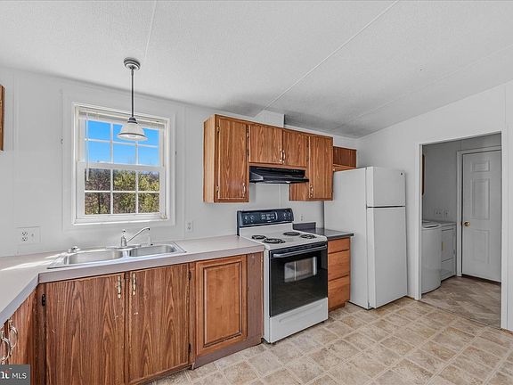 14th image of 1420 Eppinger Rd