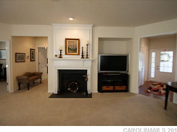 4th image of 3025 Grant Ct